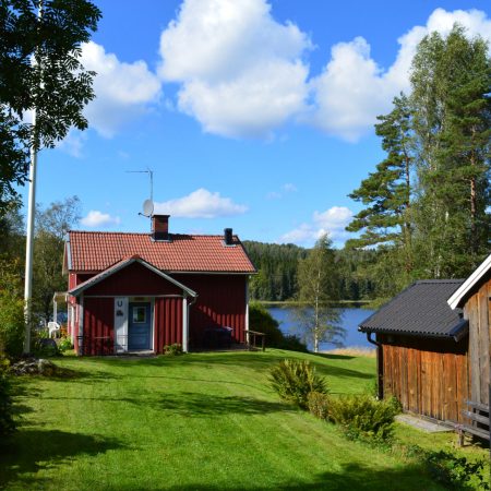 Stuga i dalsland. Perfekt för en riktig semester i Sverige.